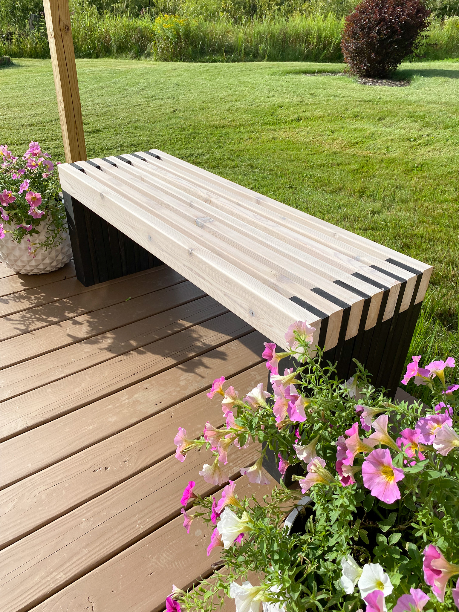 How to Build an Outdoor Bench Using Cheap Wood! 